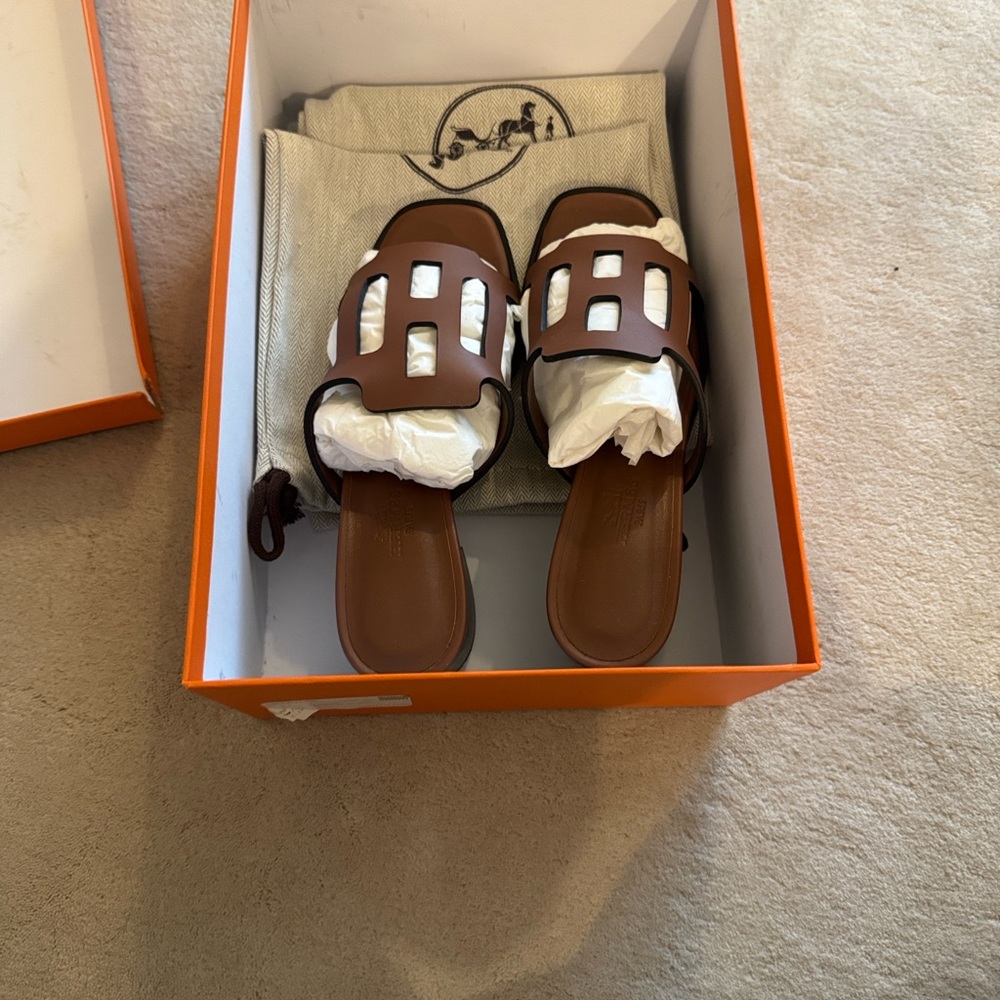 Hermes brand new in box sandals - Picture 2 of 5